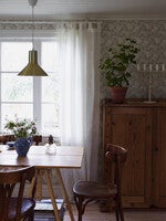 Aratorp, beige tapet