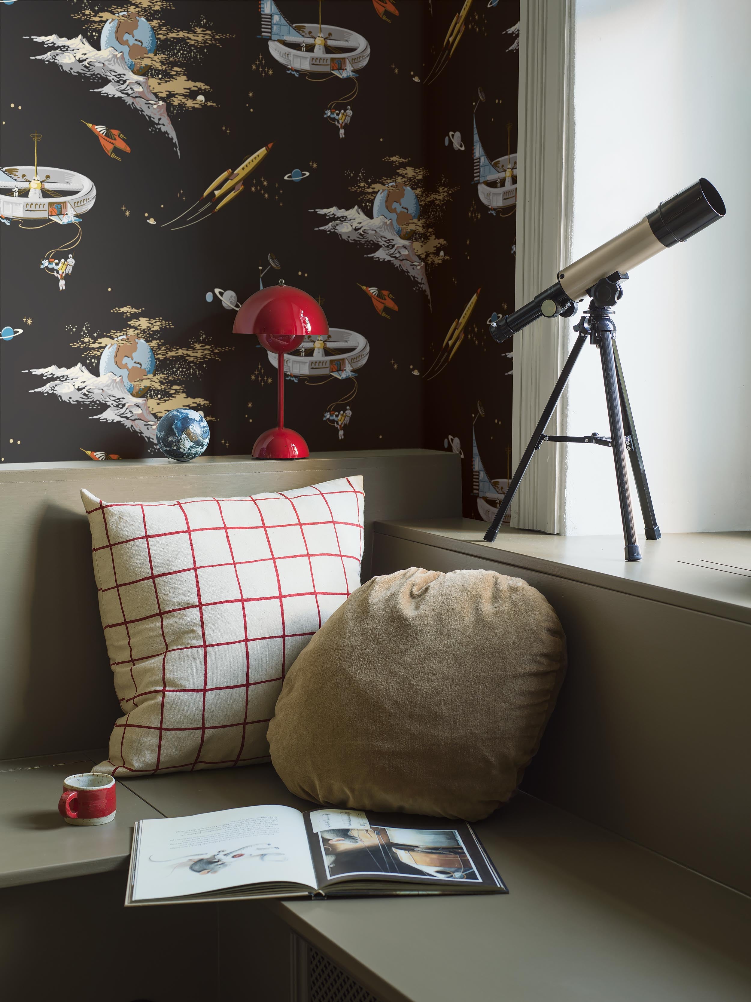 Space Adventure, Svart