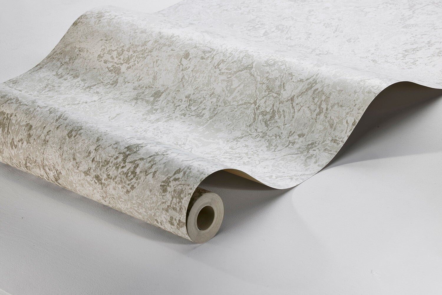 Travertine tapet i ljust grå toner